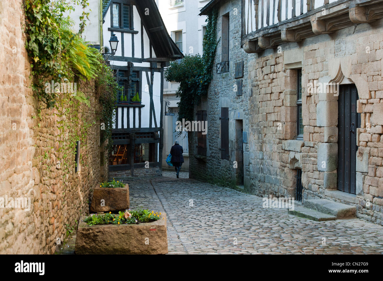 La France, Finistère, Quimperlé, Rue Dom Morice et maison des archers (les archers chambre) Banque D'Images