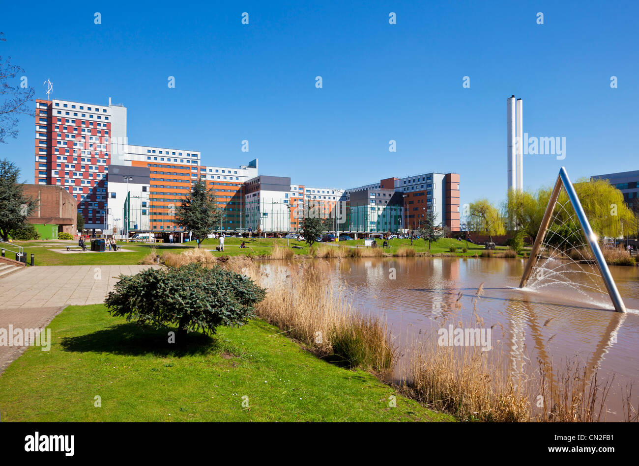 Campus de l'université Aston et le lac Birmingham West Midlands England UK GB EU Europe Banque D'Images