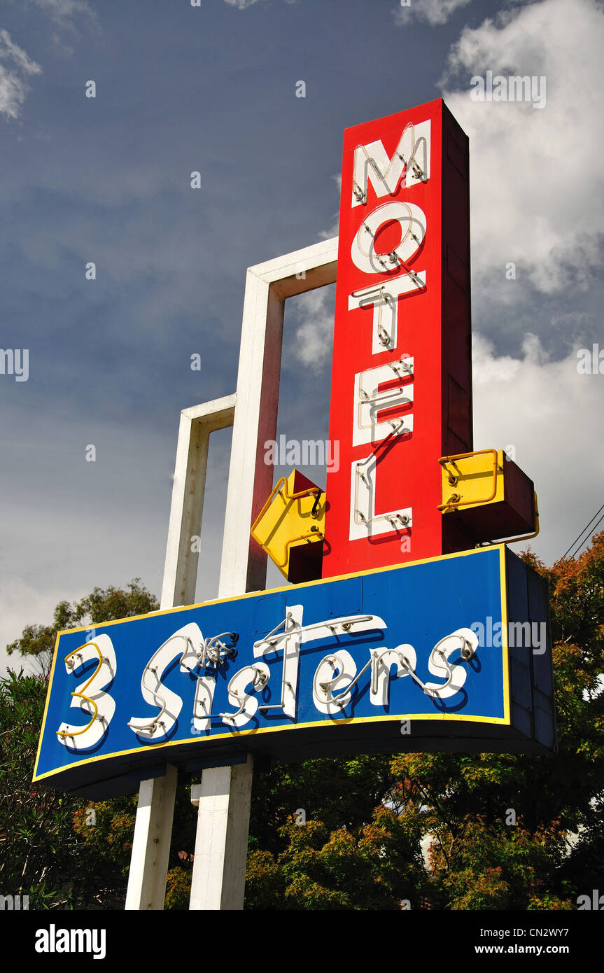 3 Sisters Motel signe classique, Echo Point, Katoomba, Blue Mountains, New South Wales, Australie Banque D'Images