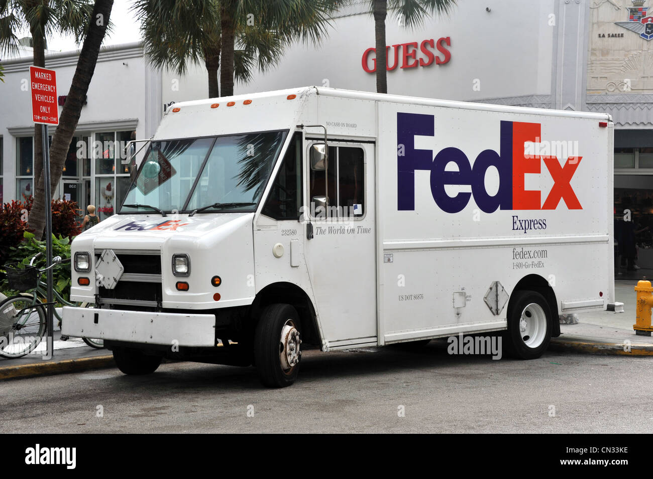 Camion de livraison FedEx Express, USA Banque D'Images