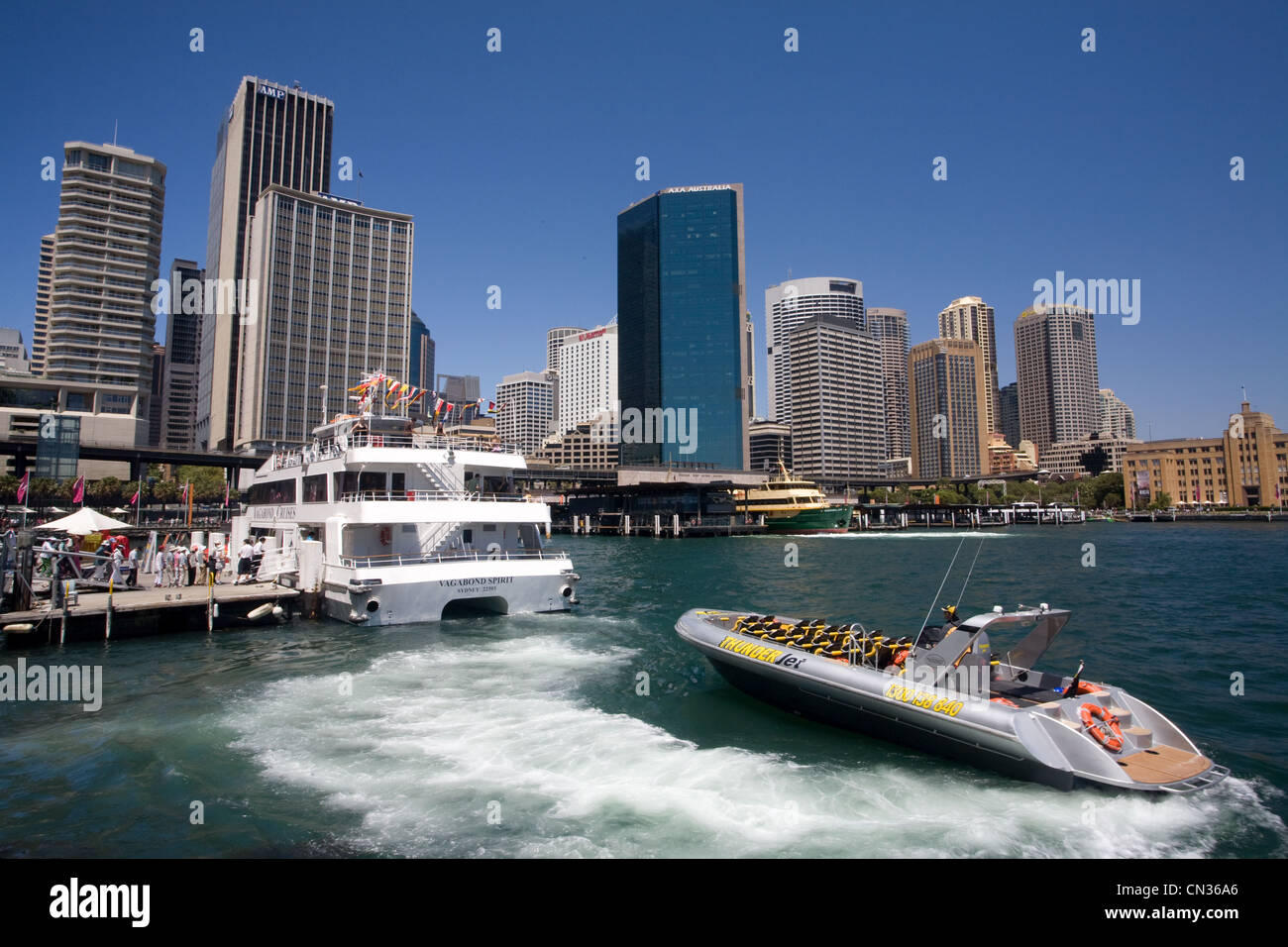 L'Australie, New South Wales, Sydney, bateau faisant demi-tour près de Circular Quay Banque D'Images