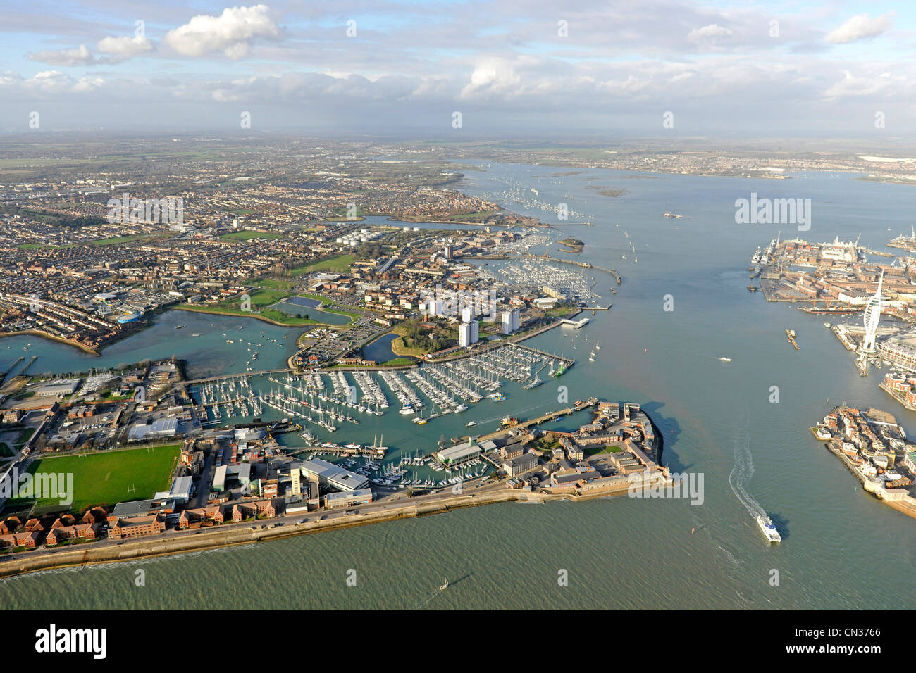 Photo aérienne montrant le port de Portsmouth Banque D'Images