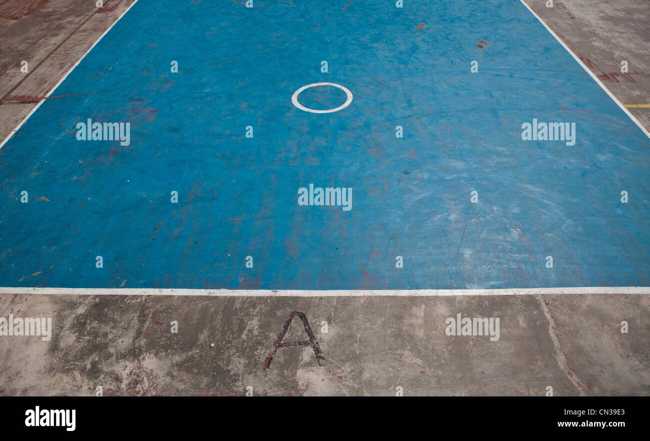 Ancien terrain de basket-ball Banque D'Images