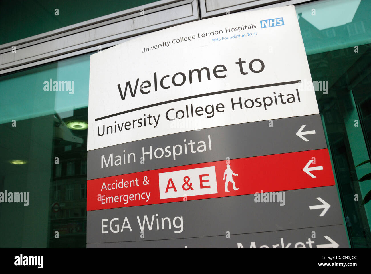 University College Hospital ' Bienvenue ' inscrivez-vous donnant des directives, London, UK Banque D'Images