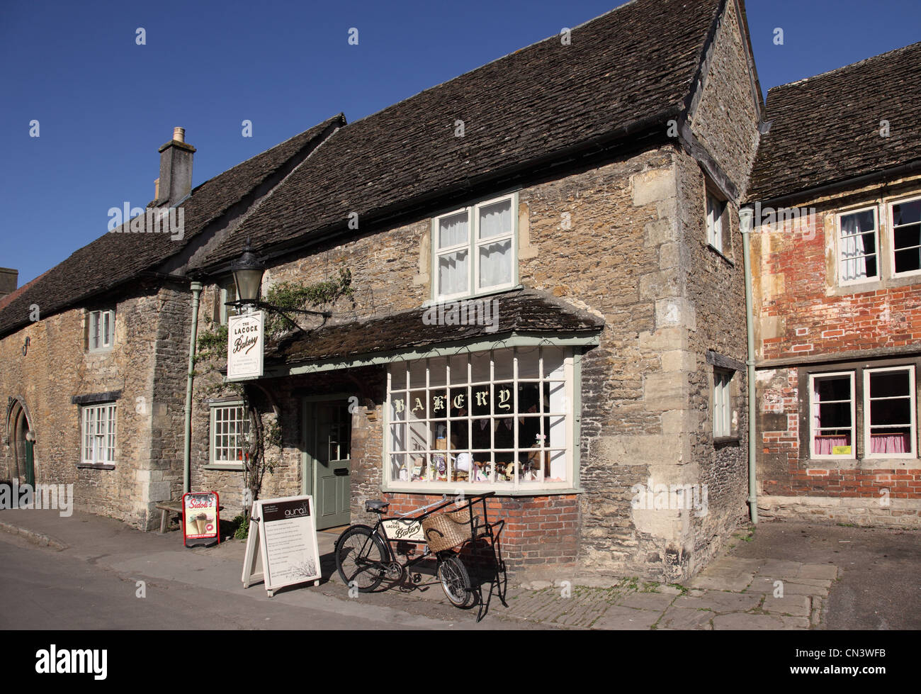 The Lacock Bakery, village de Lacock, Wiltshire, Angleterre, Royaume-Uni Banque D'Images