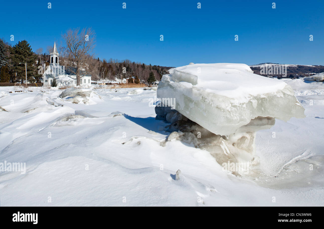 Canada, Quebec Province, région de Charlevoix, le fleuve Saint-Laurent Road, St Joseph de la rive, l'église Banque D'Images Canada, Quebec Province, région de Charlevoix, le fleuve Saint-Laurent Road, St Joseph de la rive, l'église Banque D'Images