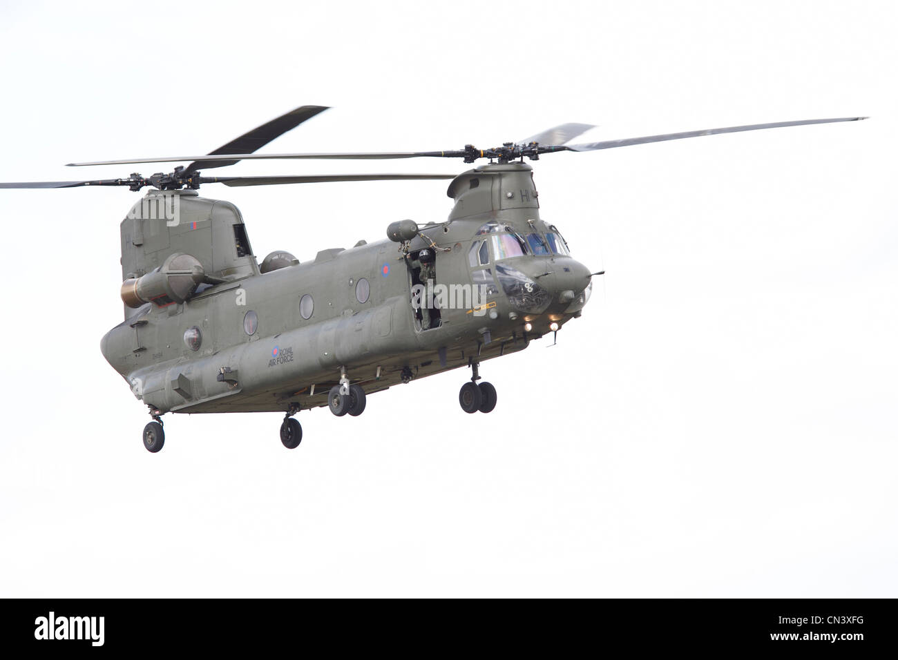 Boeing Chinook HC2, un tandem hélicoptère rotor hélicoptère de la Royal Air Force (RAF Waddington, Lincoln, International Airshow. Une série de variantes sur la base de l'armée des États-Unis, le CH-47 Chinook Chinook de la RAF est la plus grande flotte à l'extérieur des États-Unis. Les Chinook de la RAF ont fait l'objet de nombreux services, y compris les combats dans la guerre des Malouines, les engagements de maintien de la paix dans les Balkans, et l'action dans la guerre en Irak et en Afghanistan. Le Chinook HC2 avion, normalement basé à RAF Odiham, fournit l'appui lourd et transport à travers toutes les branches des forces armées britanniques Banque D'Images