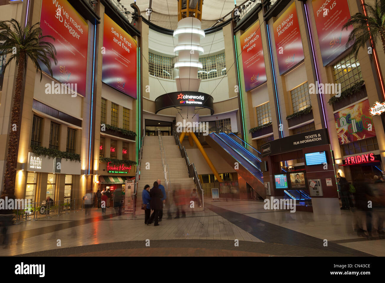 Cineworld O2 London Cinéma cineworld Banque de photographies et d’images à haute résolution ...