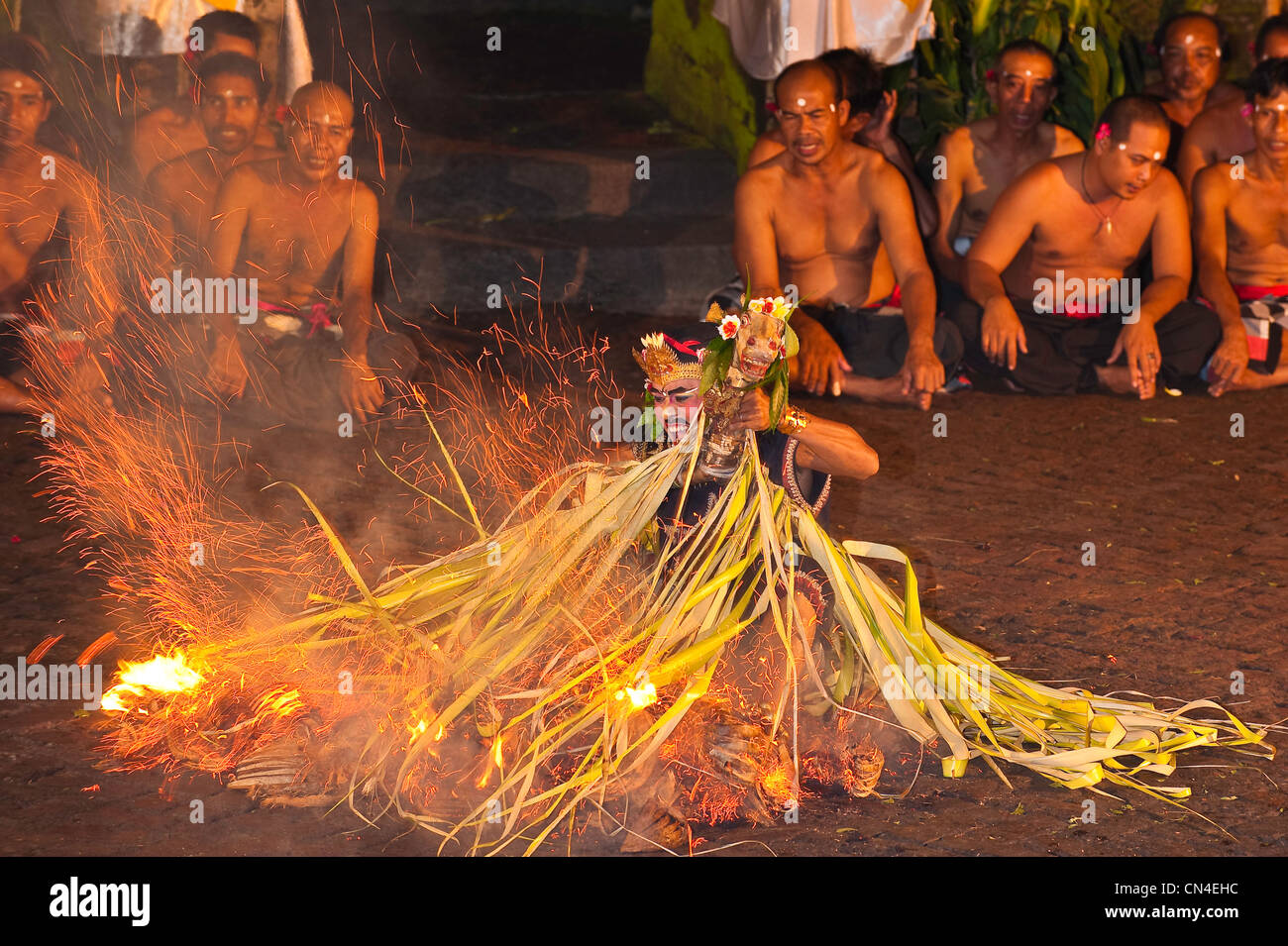 L'Indonésie, l'île de Bali, Batubulan village, Kecak danse avec Sahadewa company Banque D'Images L'Indonésie, l'île de Bali, Batubulan village, Kecak danse avec Sahadewa company Banque D'Images