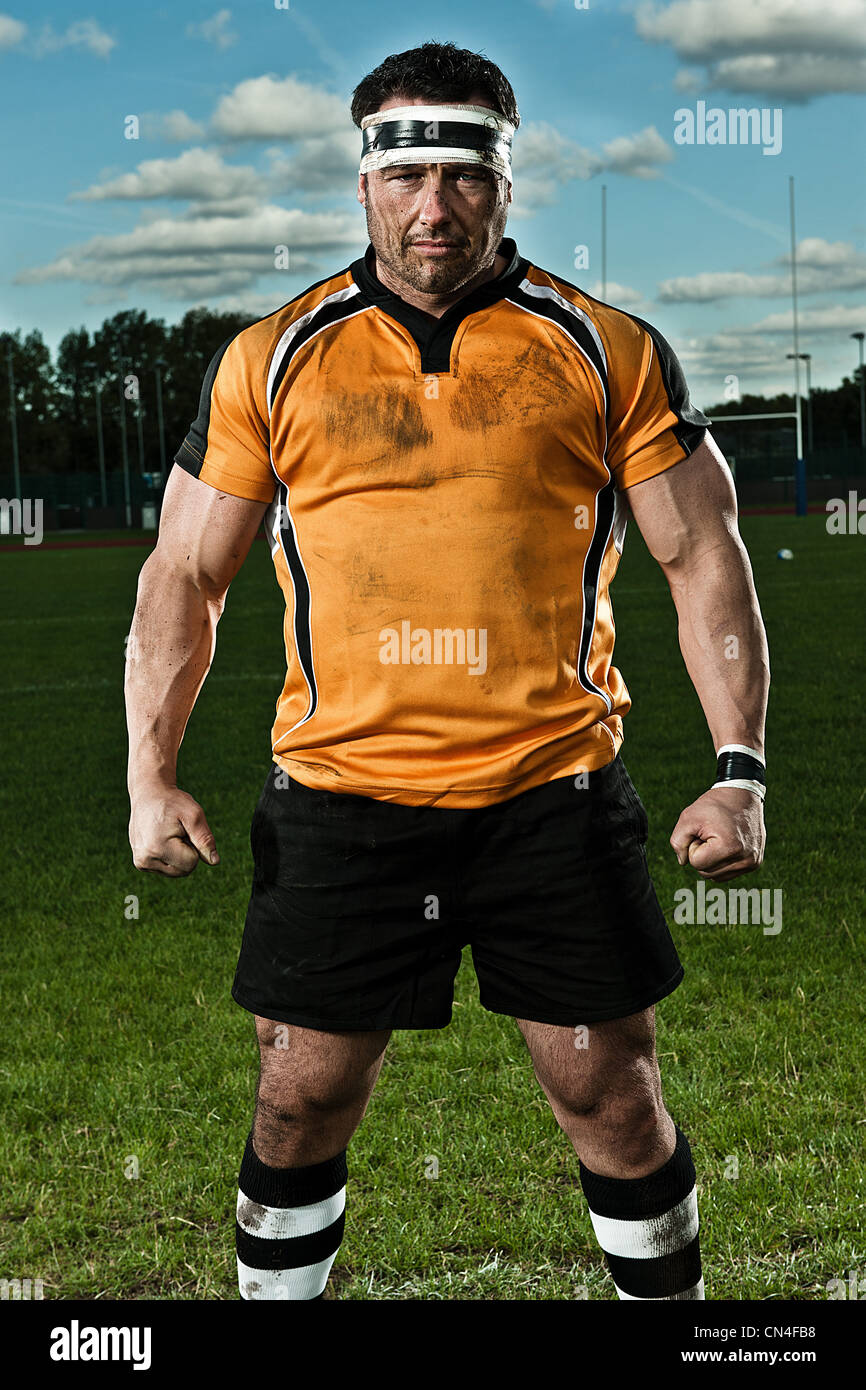 Rugby player sur ton, portrait Banque D'Images