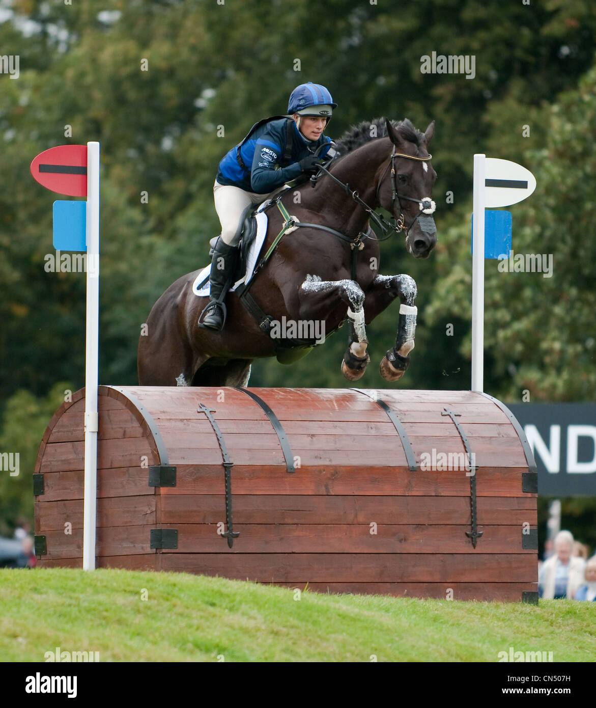 Zara Phillips et Glenbuck durant la phase de cross-country, Burghley Horse Trials 2009 Banque D'Images