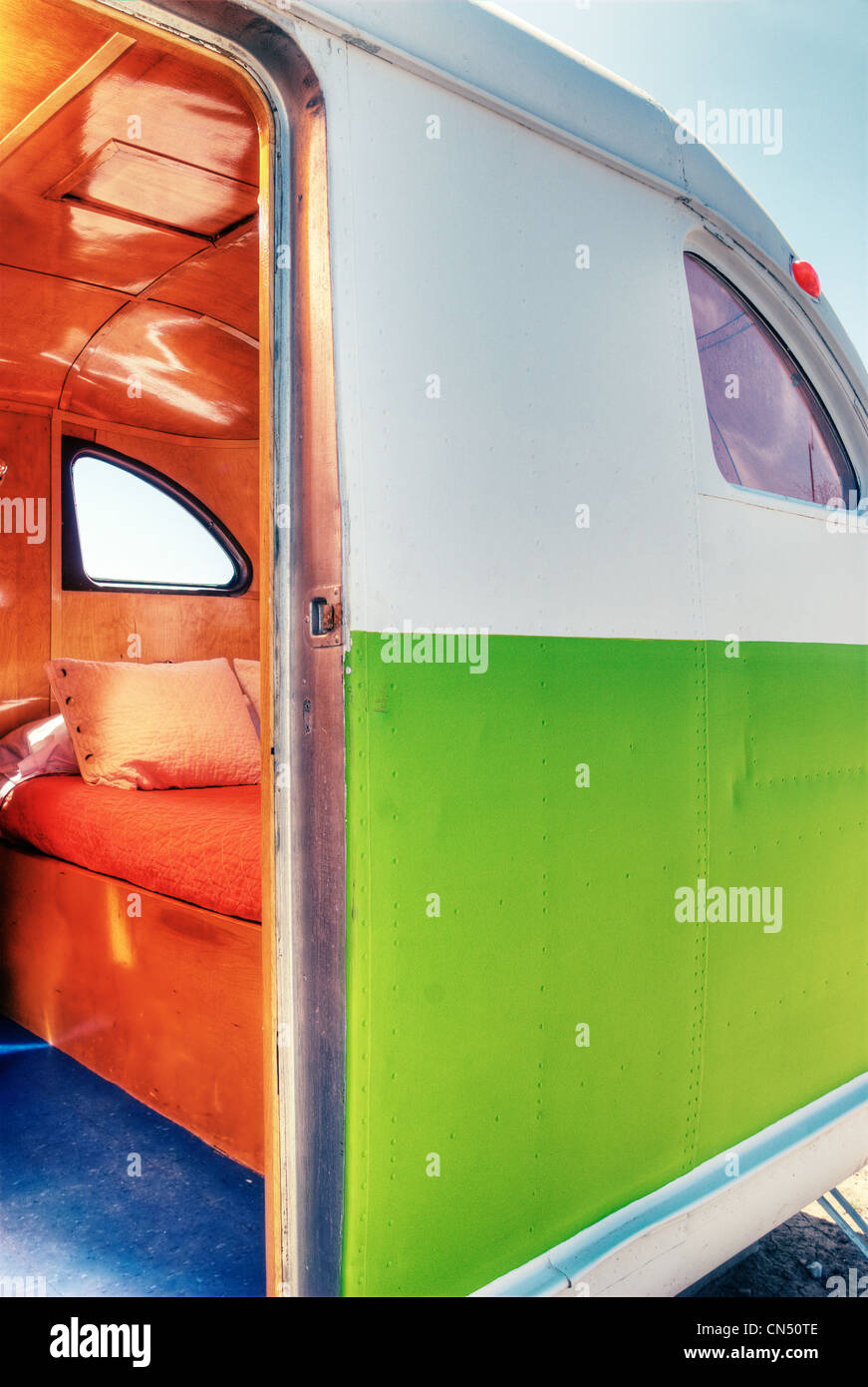 Une remorque à El Cosmico, un lodge à Marfa, Texas. Banque D'Images