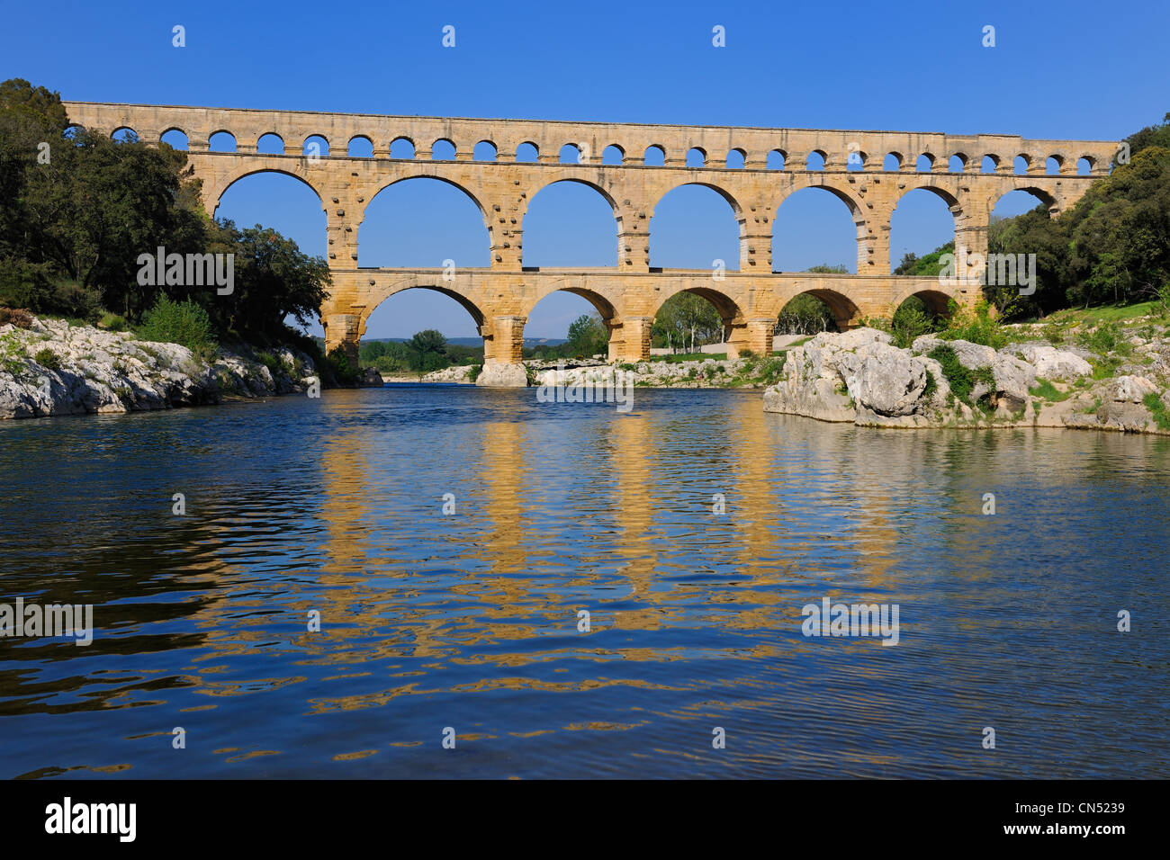 La France, Gard, Pont du Gard inscrit au Patrimoine Mondial de l'UNESCO, au cours de l'Aqueduc Romain Gardon Banque D'Images