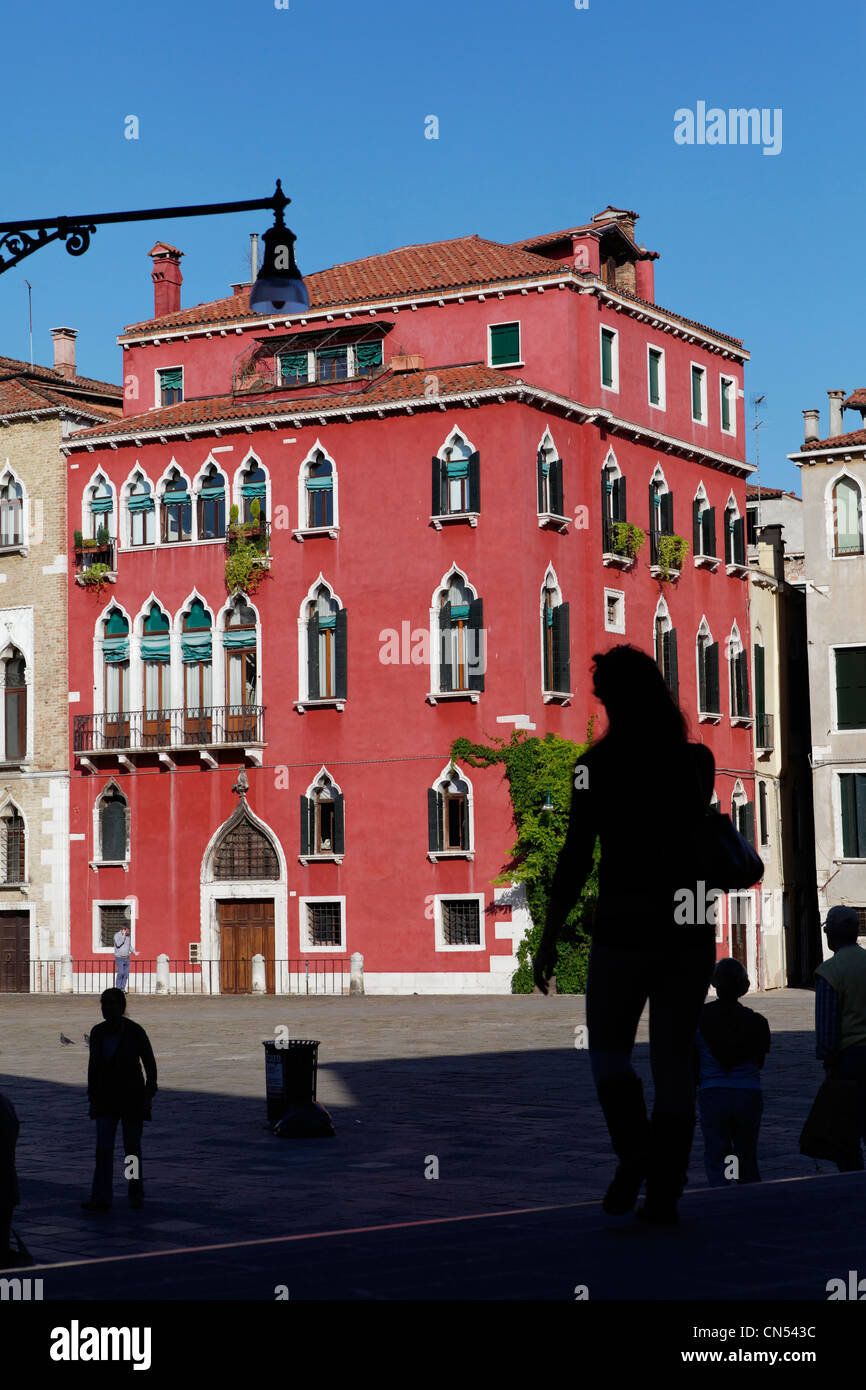 L'Italie, Vénétie, Venise, inscrite au Patrimoine Mondial de l'UNESCO, quartier de San Marco, Campo San Anzolo San Anzolo's square) Banque D'Images