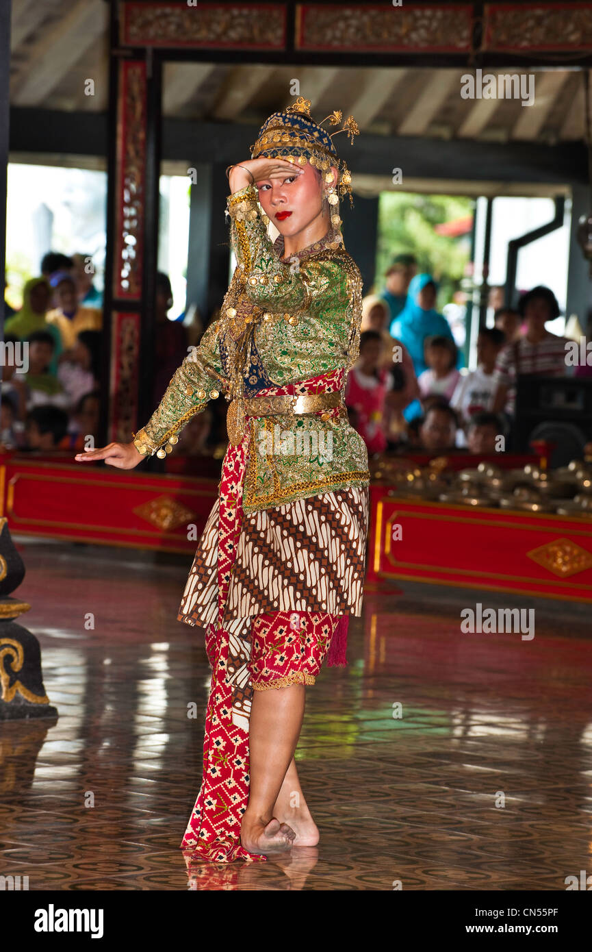 L'Indonésie, Java, la région de Yogyakarta, Yogyakarta, Kraton Ngayogyakarta Hadiningrat Jogja, palais du Sultan, dance show Banque D'Images