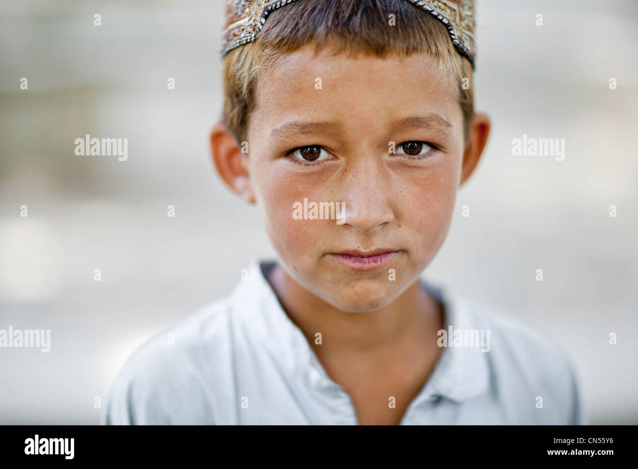 L'Afghanistan, la province de Balkh, Balkh, jeune garçon d'origine tadjik Banque D'Images