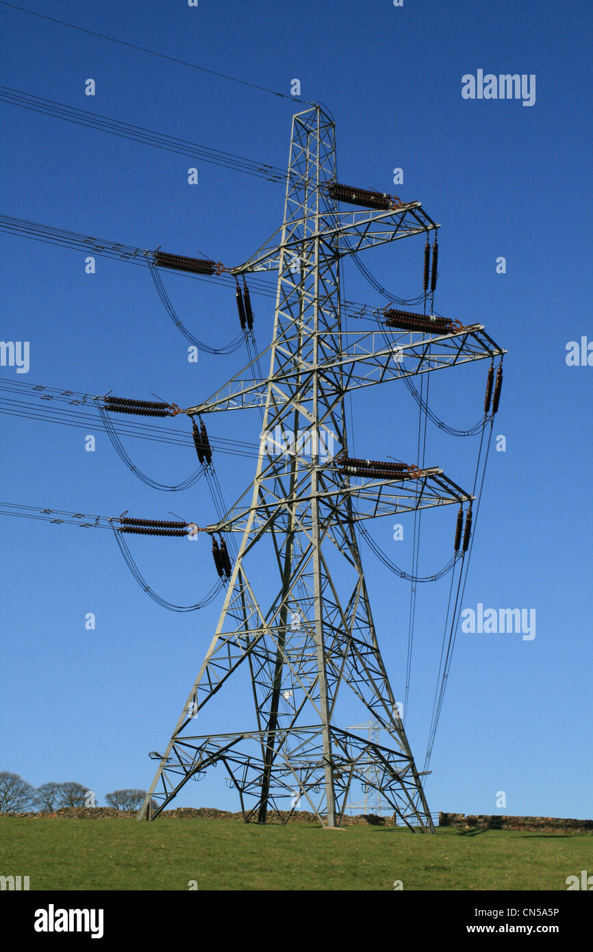 National Grid 400 Kilo Volts pylônes responsable de la transmission de l'électricité à travers le Royaume-Uni Banque D'Images