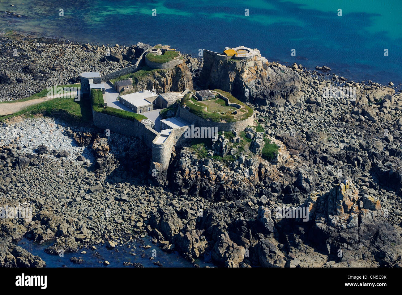 Royaume-uni, îles Anglo-Normandes, Aurigny, fort Clonque (vue aérienne) Banque D'Images
