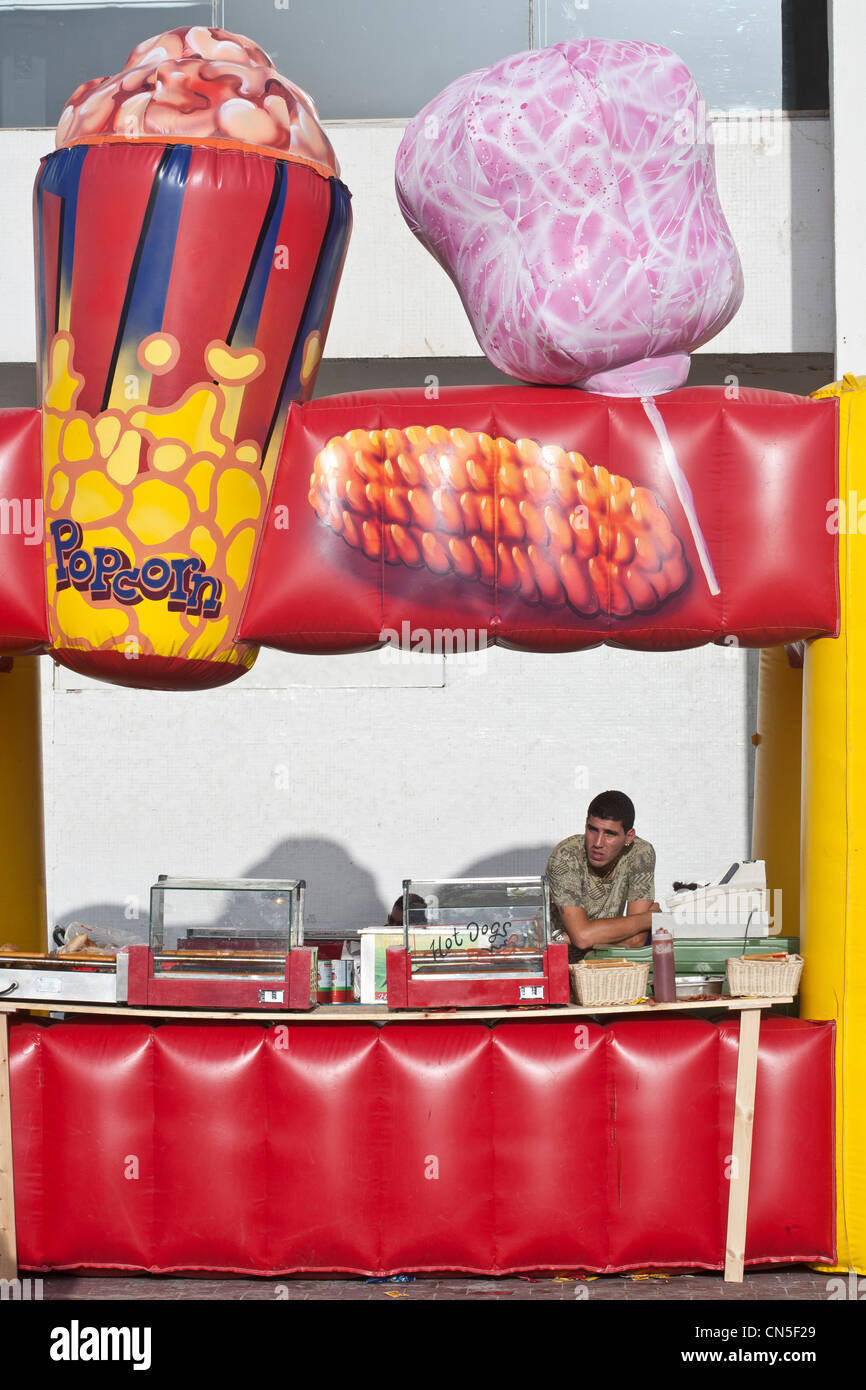Israël, Tel Aviv, front de mer, Gordon, popcorn, hot dogs et Cotton Candy street se Banque D'Images