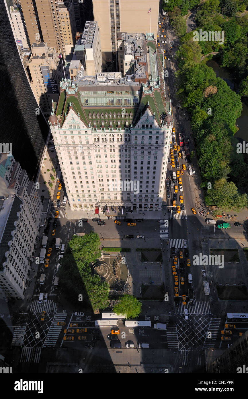United States, New York, Manhattan, Midtown, l'hôtel Plaza sur Grand Army Plaza en bordure de Central Park Banque D'Images