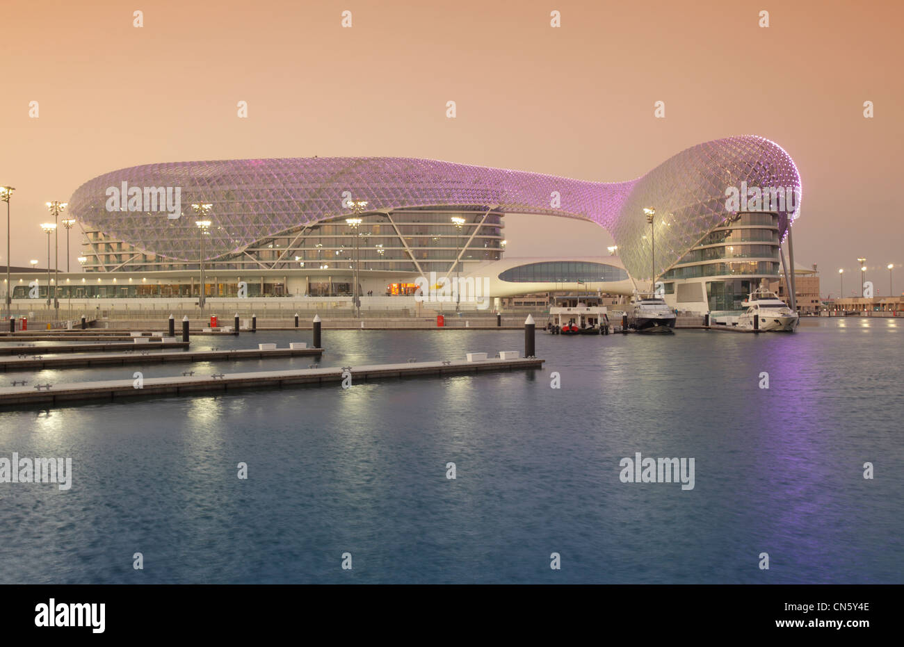 Yas Viceroy Hotel, Abu Dhabi, Émirats Arabes Unis Banque D'Images