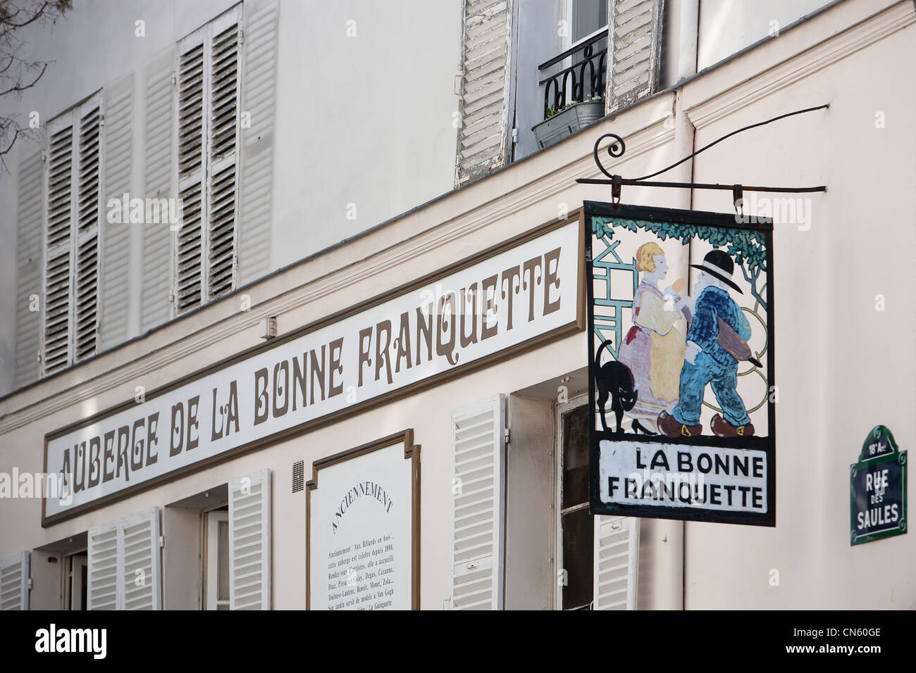 France, Paris, la Butte Montmartre, façade et le signe du restaurant La Bonne Franquette sur Saules street Banque D'Images