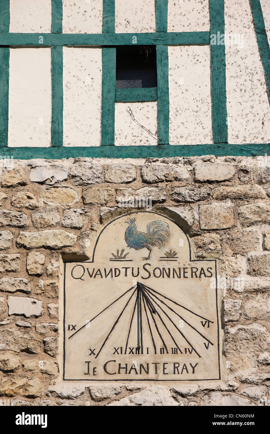 France, Paris, la Butte Montmartre, façade d'une maison et cadran solaire situé sur la rue Abreuvoir Banque D'Images