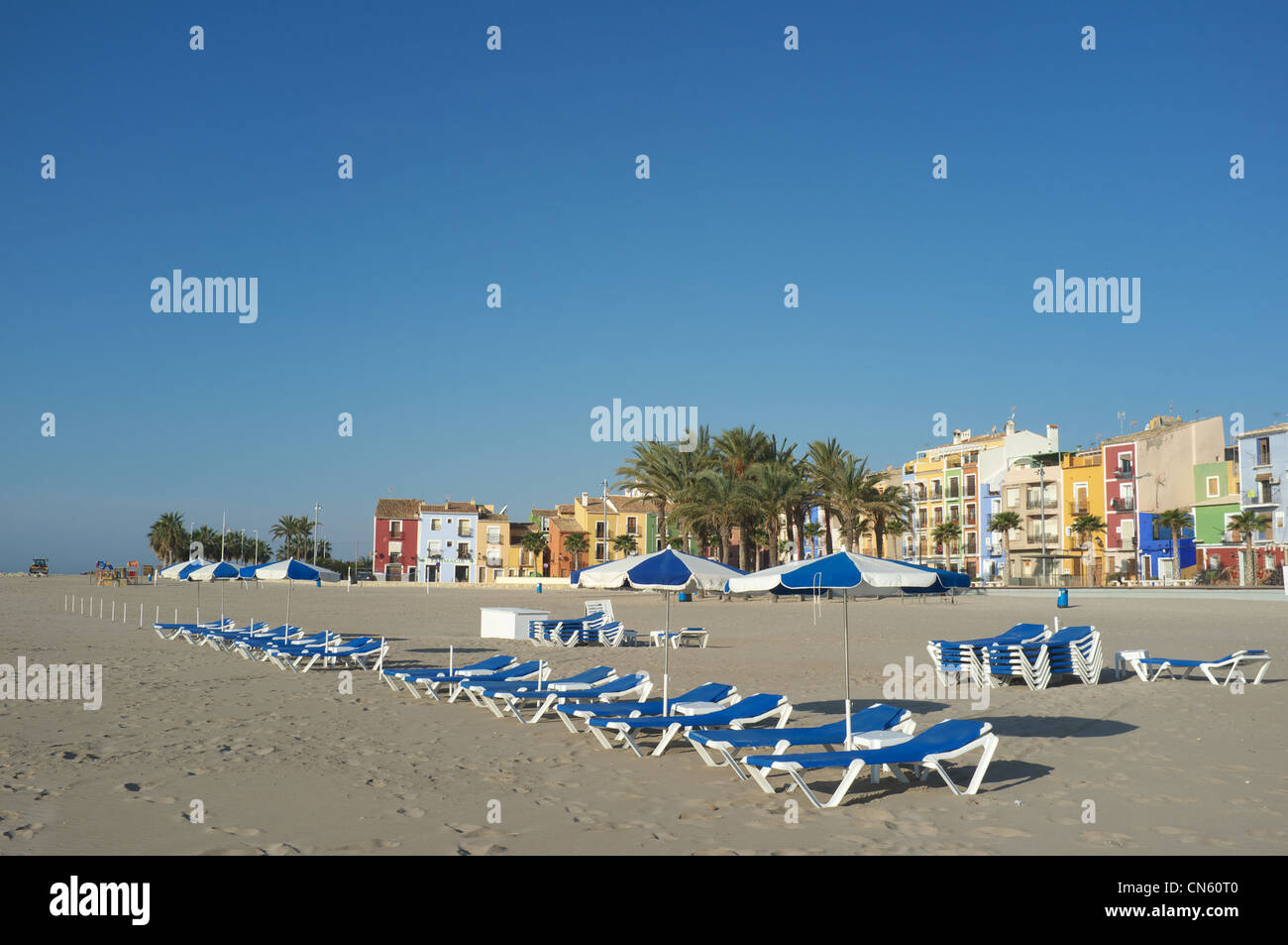 Deckairs mis en place et de l'ensoleillement, prêt pour l'été Banque D'Images