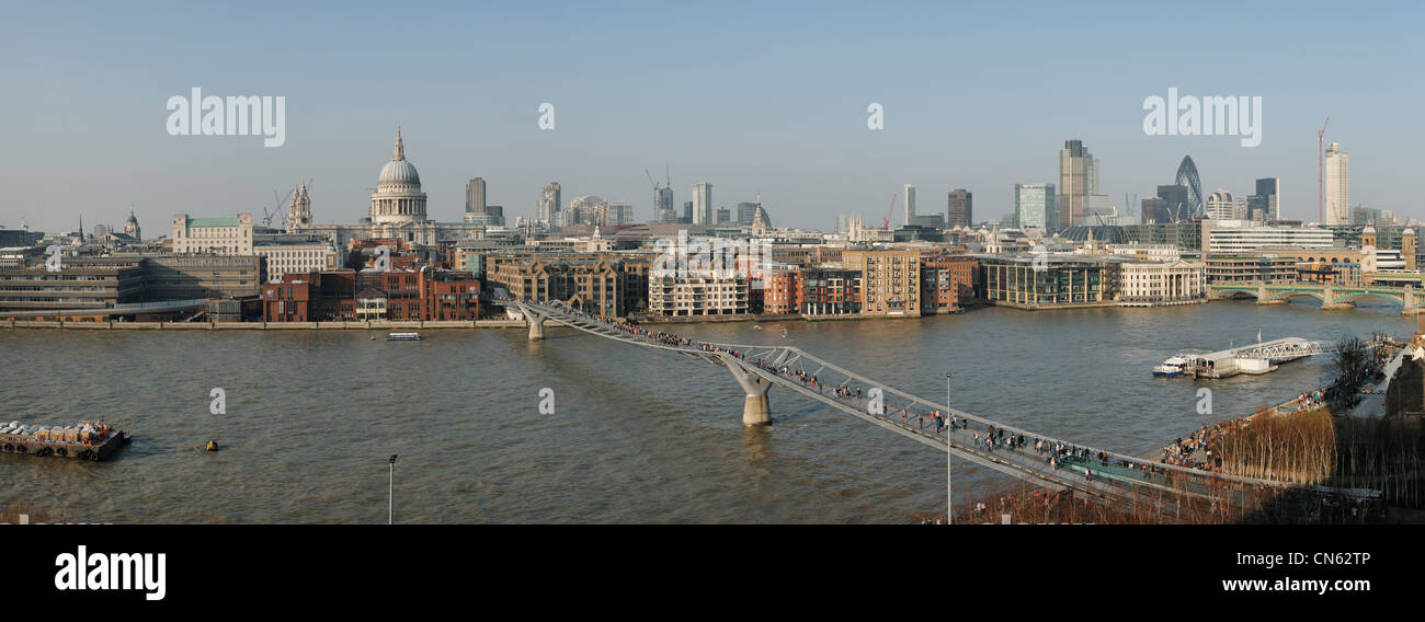 Vue panoramique de la ville de Londres et la Tamise skyline Banque D'Images