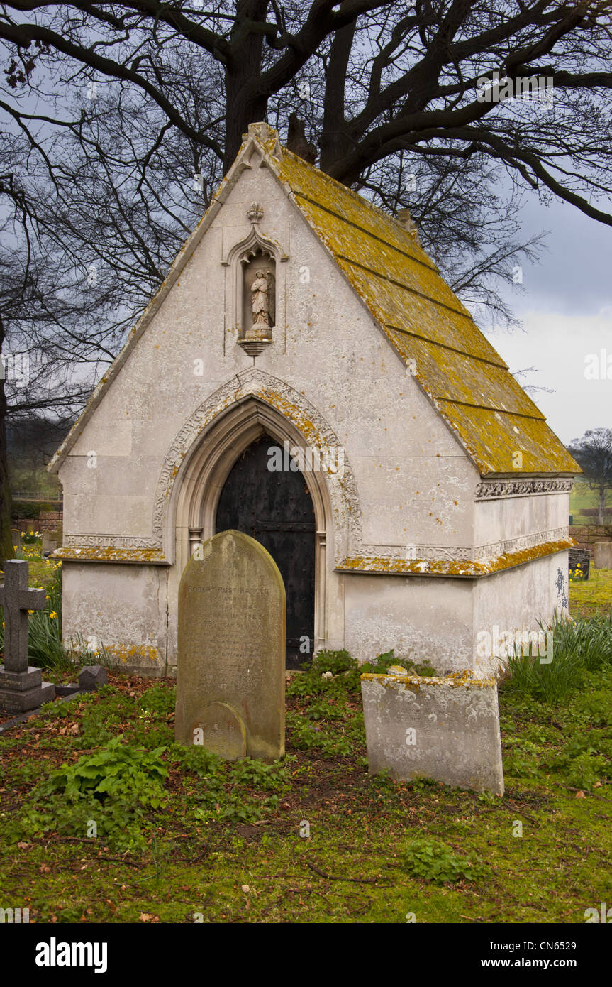 Mausolée de Sir Robert John Harvey dans Kirby Bedon église de campagne yard cimetière Banque D'Images