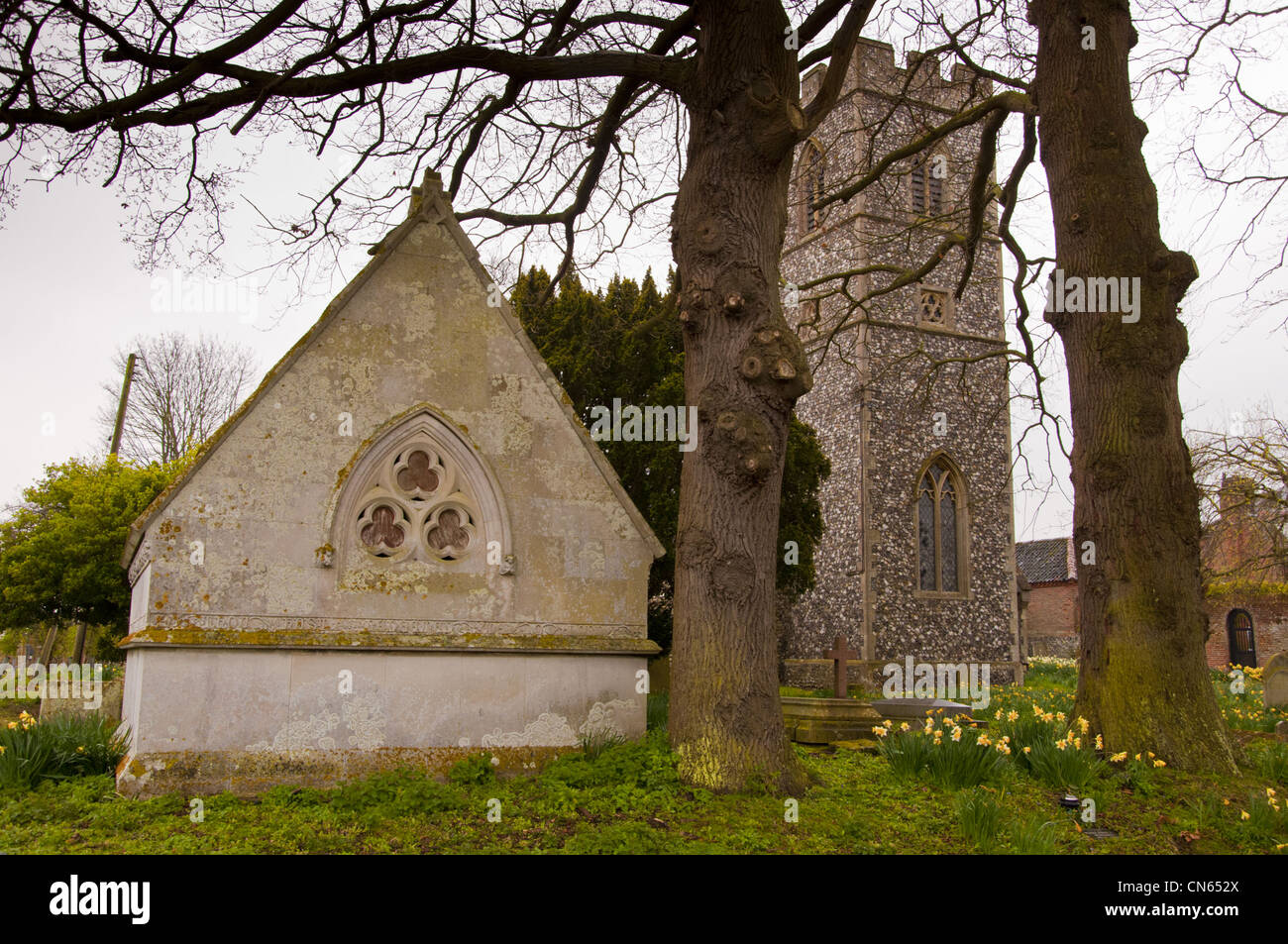 Mausolée de 'Sir Robert John Harvey' dans Kirby Bedon église de campagne yard cimetière Banque D'Images