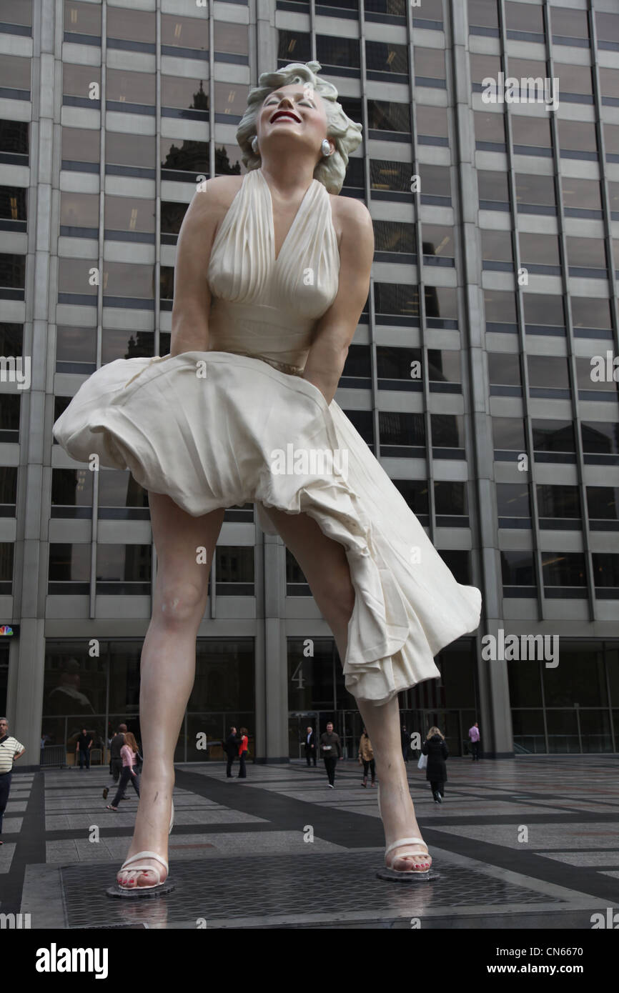 Statue de Marilyn Monroe à Chicago, Illinois USA USA United States of  America hollywood actrice films célébrités robe blanche Photo Stock - Alamy