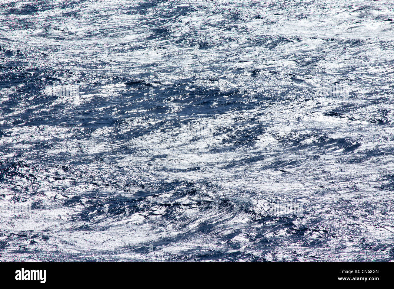 La lumière du soleil sur l'ocean Banque D'Images