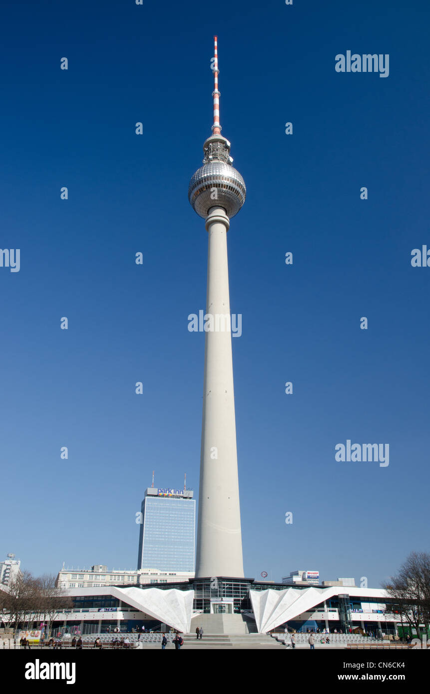 Fernsehturm Berlin Alexanderplatz, tour de télévision Banque D'Images
