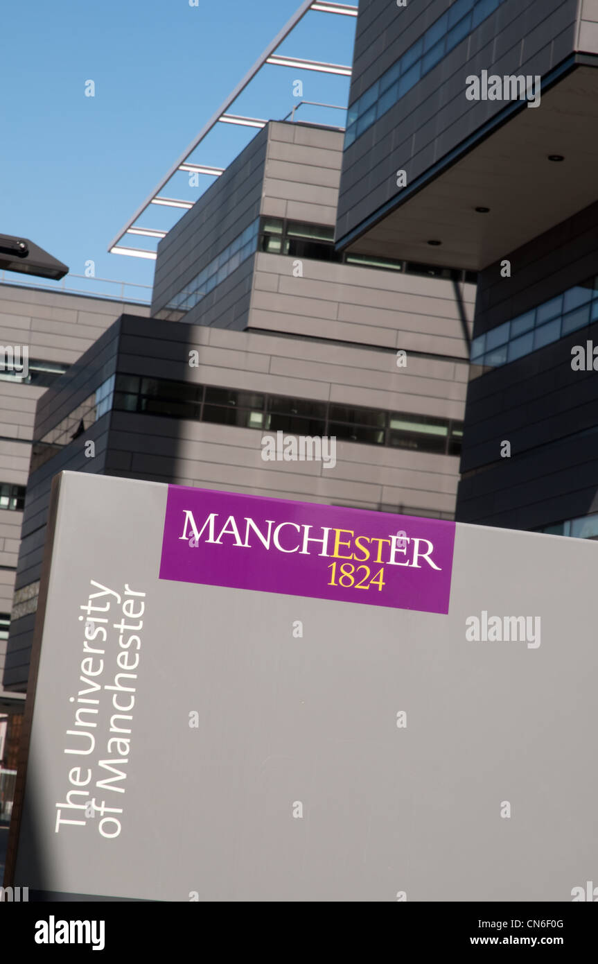 Université de Manchester signe devant le bâtiment Alan Turing, à Manchester Banque D'Images
