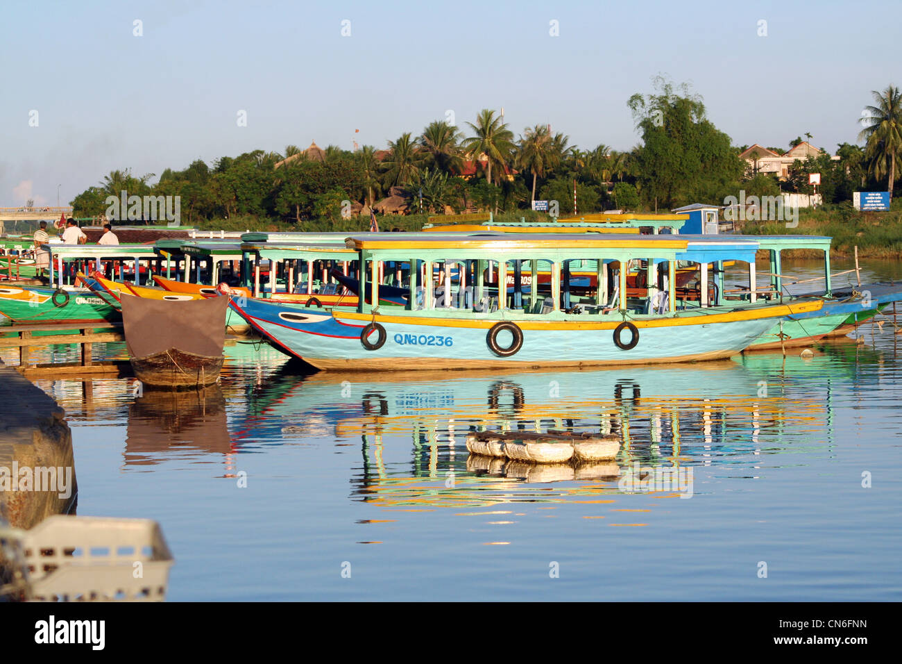 Bateau coloré dans Hoi An, Vietnam Banque D'Images