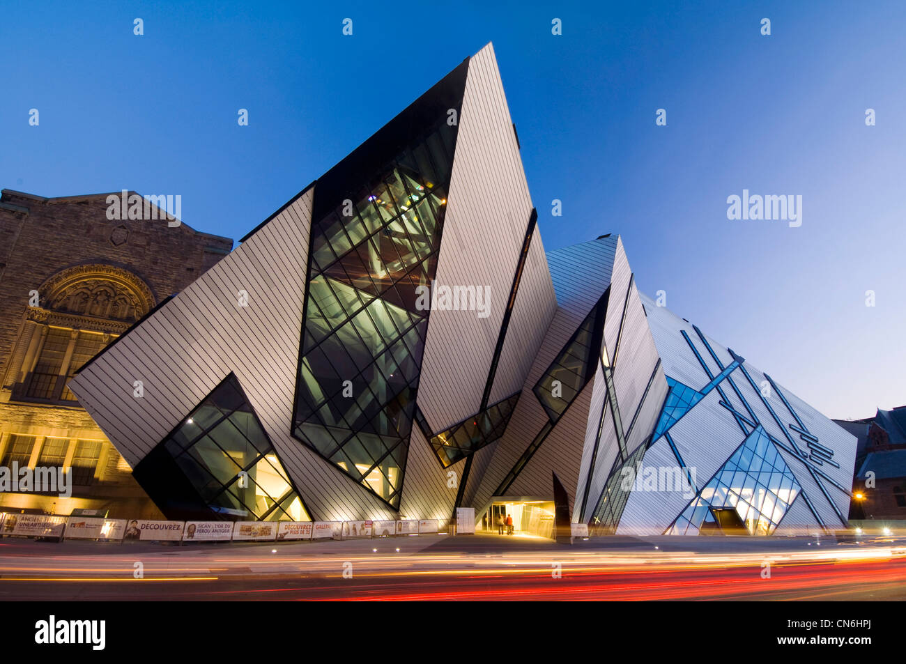 Le Cristal Michael Lee-Chin, Musée royal de l'Ontario, Toronto, Ontario Banque D'Images