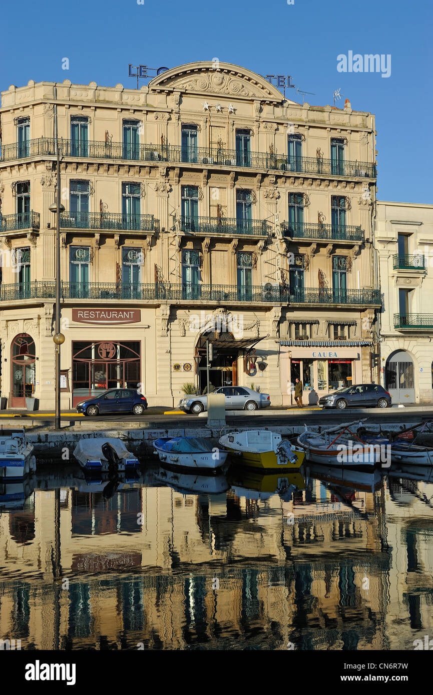 Le Grand Hôtel Sete Languedoc France un port méditerranéen connu pour les  canaux et l'architecture du 19e siècle Photo Stock - Alamy