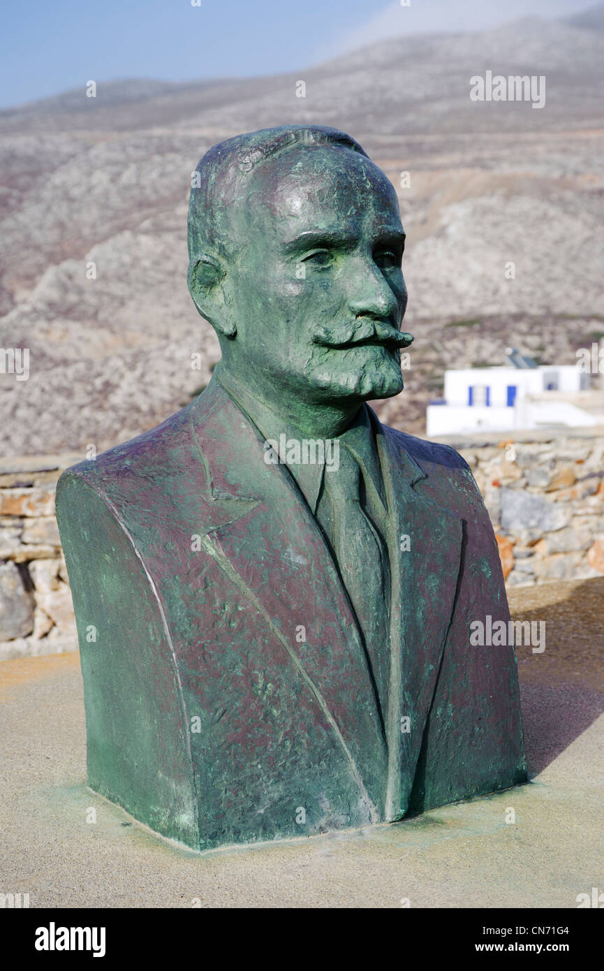 Buste en bronze d'un homme à Hora, sur l'île grecque de l'île d'Amorgos. Banque D'Images