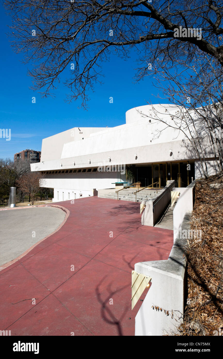 L'Kalita Humphreys Theatre à Dallas, Texas, l'un des derniers bâtiments à être conçu par Frank Lloyd Wright. Banque D'Images