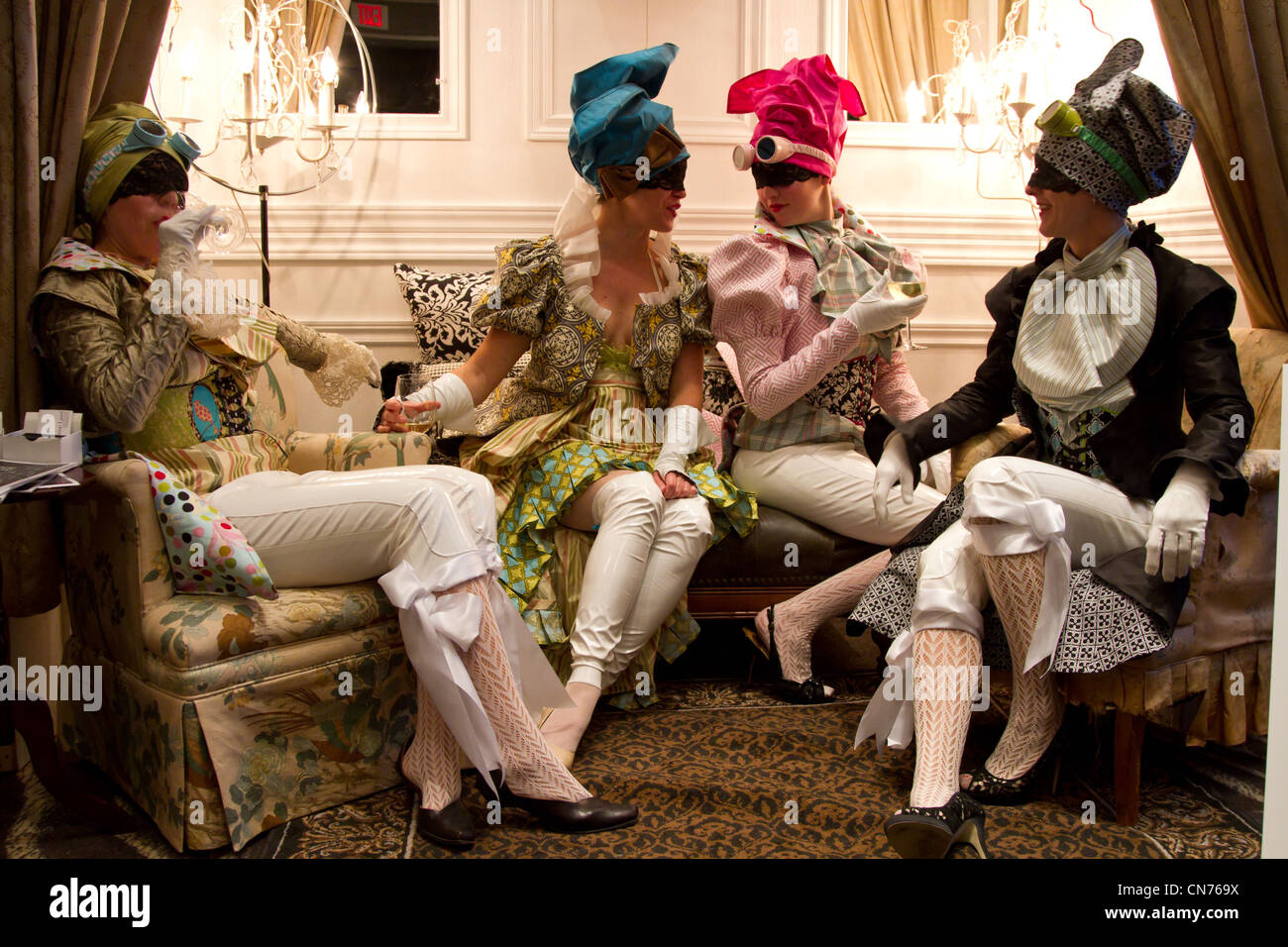 Vêtements femmes vintage Victorian fashion chat Banque D'Images