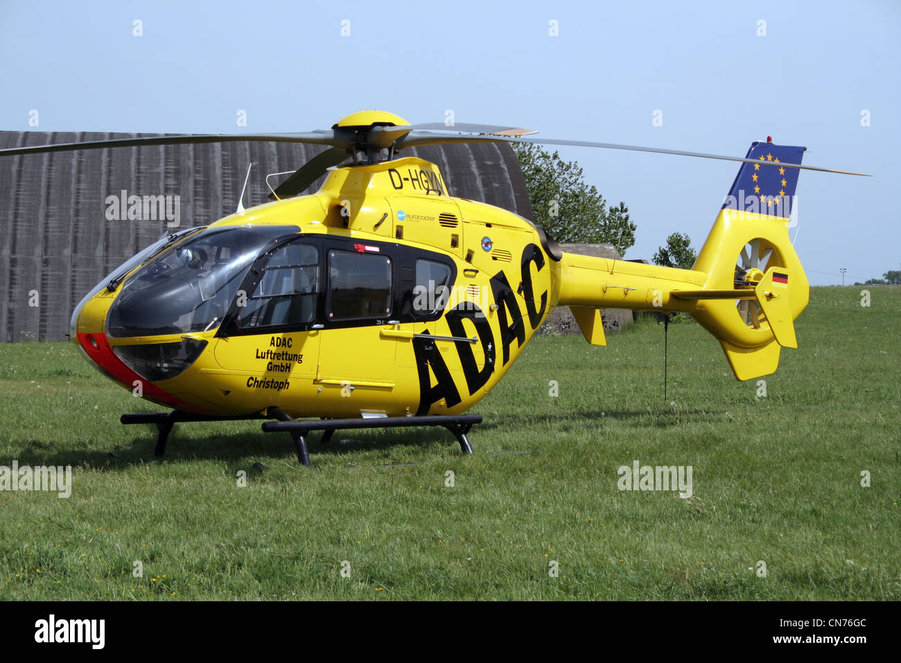 L'allemand ADAC (Automobile club allemand) Eurocopter EC135 d'ambulance aérienne par hélicoptère Banque D'Images