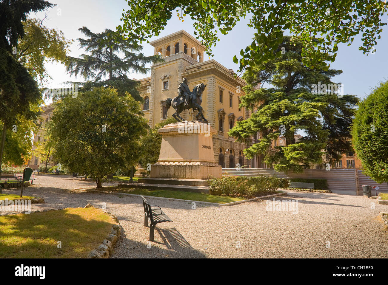 Monté sur socle statue équestre de Garibaldi, Vérone Italie Banque D'Images