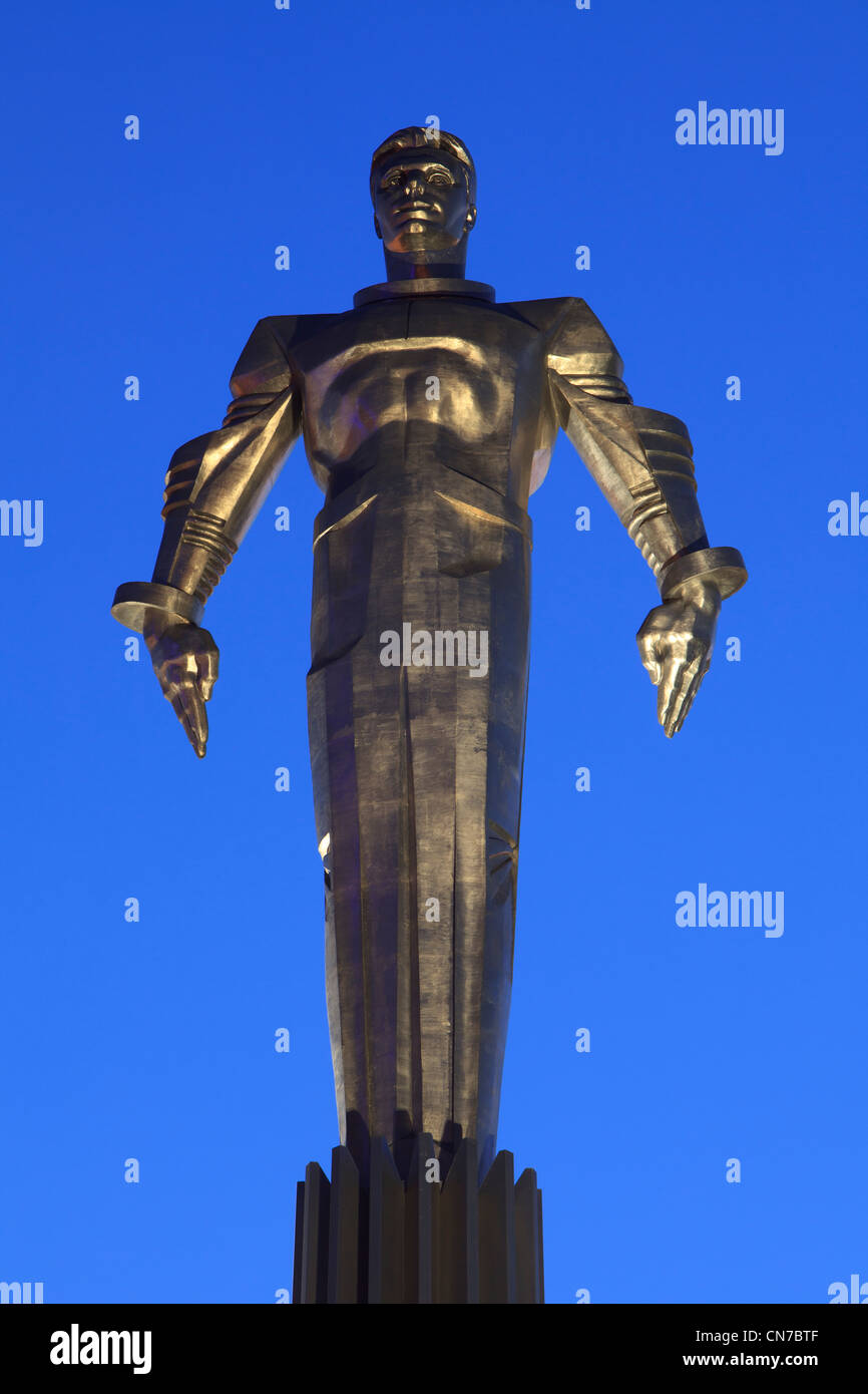Statue de la première dans l'espace humain le cosmonaute Youri Gagarine (1934-1968) dans la région de Moscou, Russie Banque D'Images