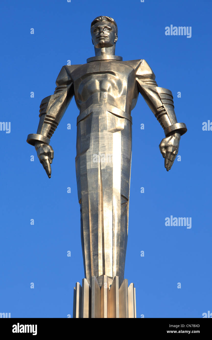 Statue de la première dans l'espace humain le cosmonaute Youri Gagarine (1934-1968) dans la région de Moscou, Russie Banque D'Images