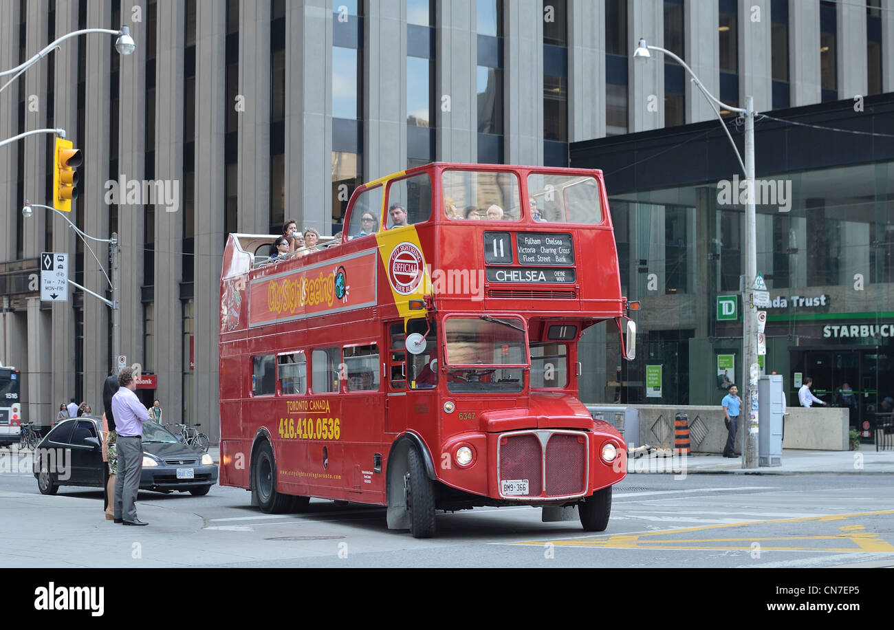 Un bus de Londres à Toronto Banque D'Images