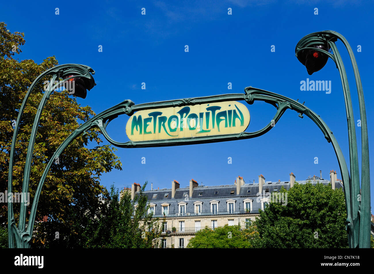France, Paris, place de l'Europe, la station de métro avec un style Art Nouveau d'Hector Guimard Banque D'Images