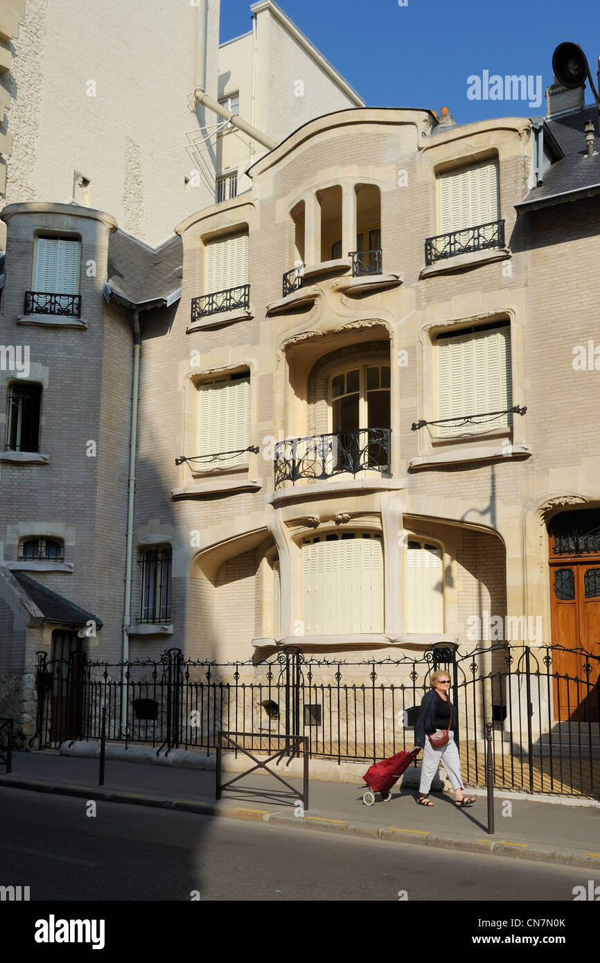 France, Paris, l'hôtel Mezzara sur 60 rue La Fontaine dans le style Art Nouveau d'Hector Guimard Banque D'Images