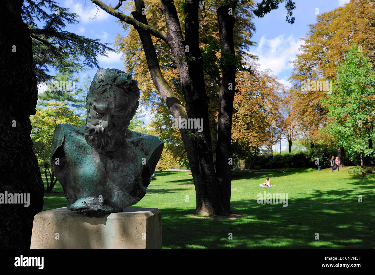 France, Paris, poètes Square adjacent à le jardin des serres d'Auteuil, buste de Victor Hugo Banque D'Images