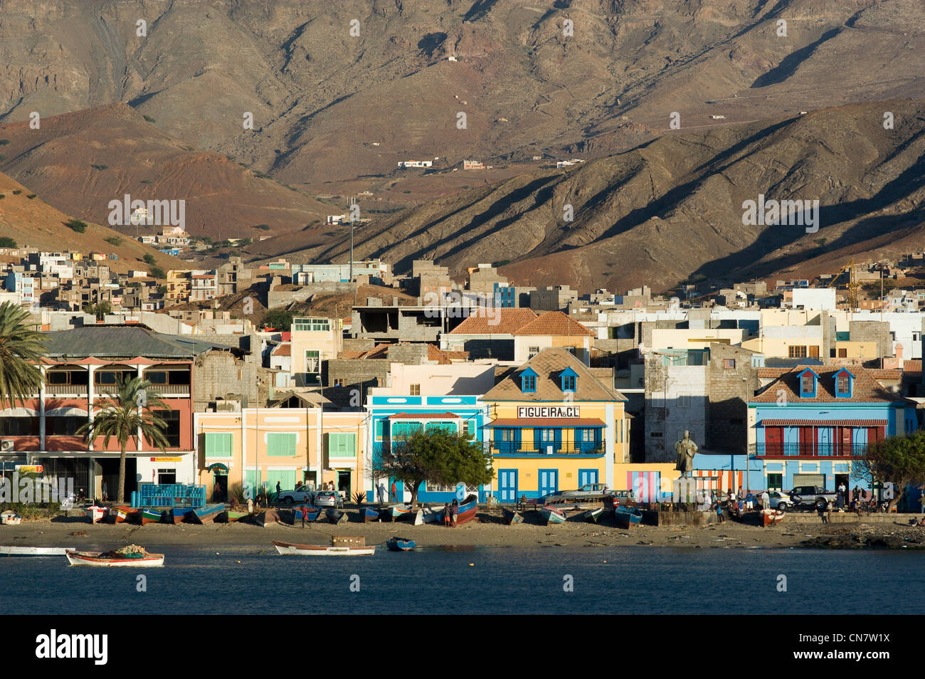 Le Cap Vert, l'île de Sao Vicente, Mindelo, la mer, la ville, la montagne Banque D'Images